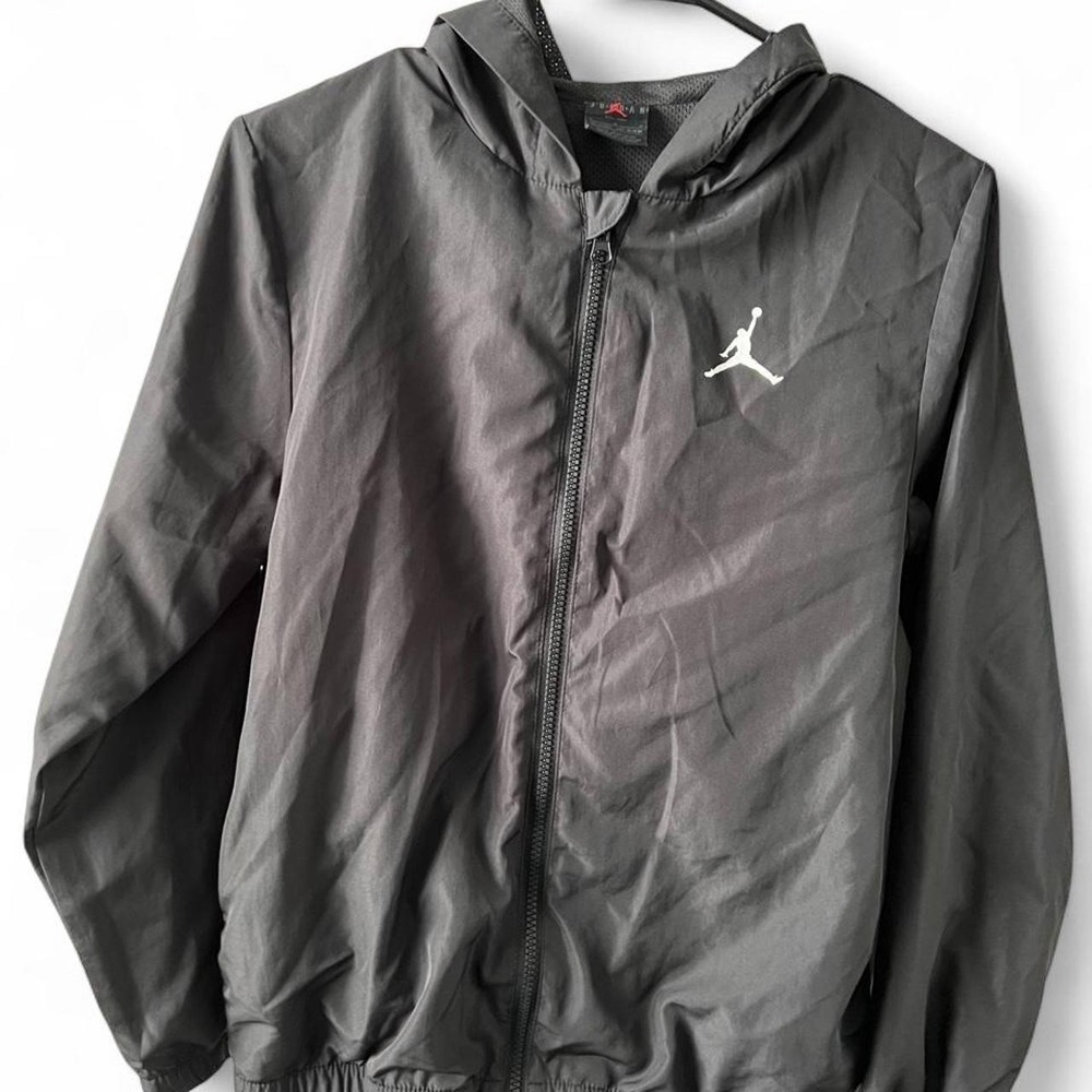 Air Jordan Dri-Fit Black Windbreaker Hooded Jacket Youth Lg (12/13) Basketball